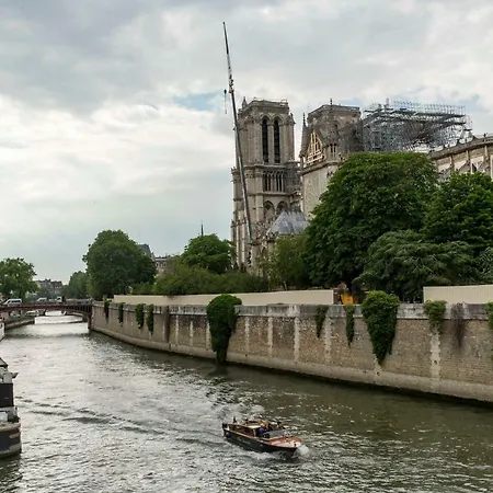 Veeve - Classical On Ile De La Cite アパート