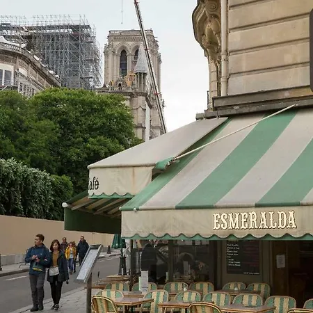 Veeve - Classical On Ile De La Cite Appartement *